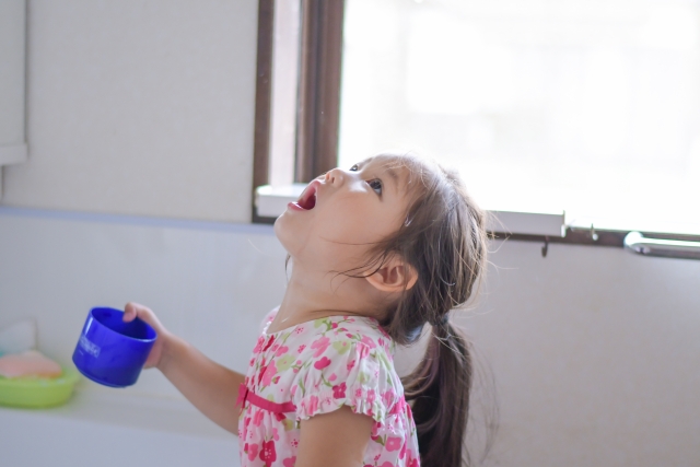 風邪予防にも効果的！歯医者さんでの「ぶくぶくうがい」の順番とやり方をおさらい