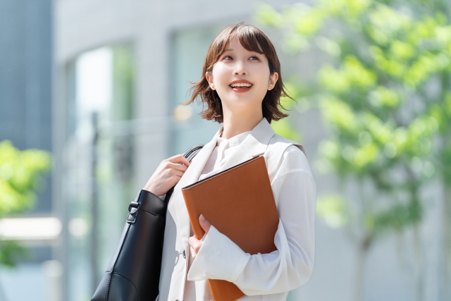 春になると、歯ぐきが腫れやすくなる？新生活で起こりやすい4つのお口の変化